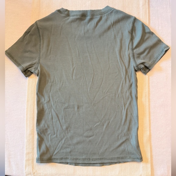 Vuori Fitted Feather Baby Tee XS - Picture 4 of 4